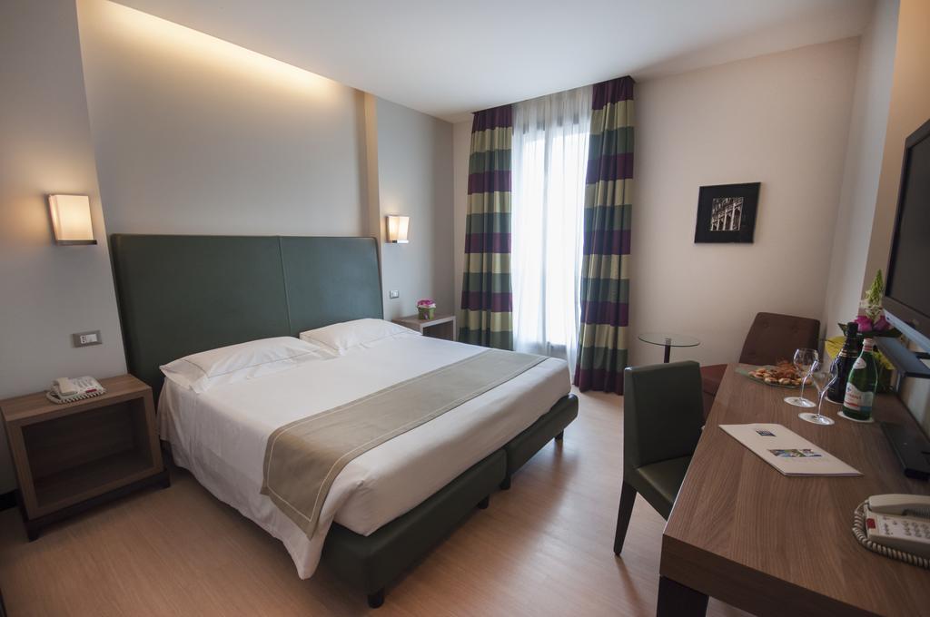 Blu Hotel Brixia Castenedolo Esterno foto